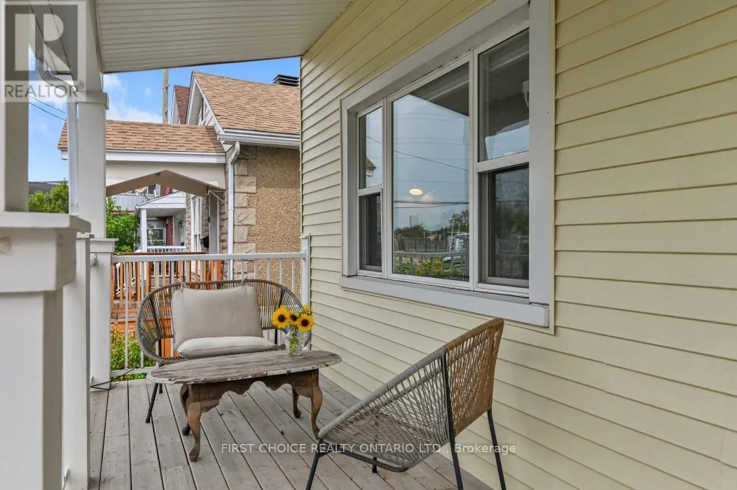 9 HURON AVENUE