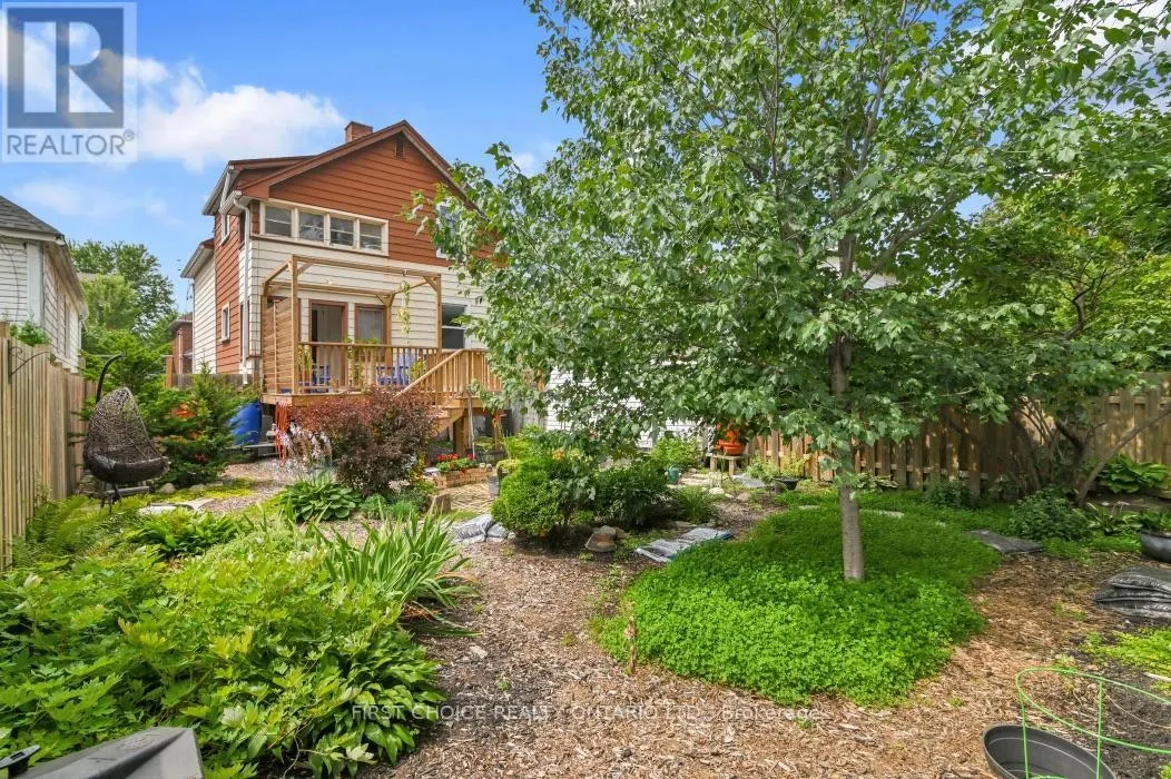9 HURON AVENUE