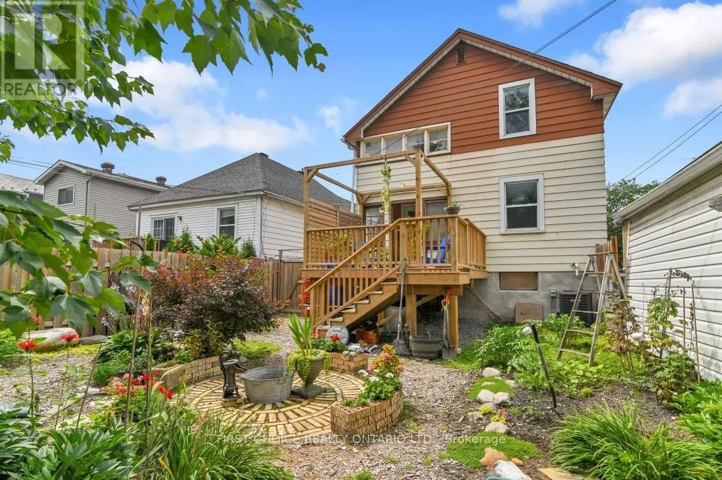 9 HURON AVENUE