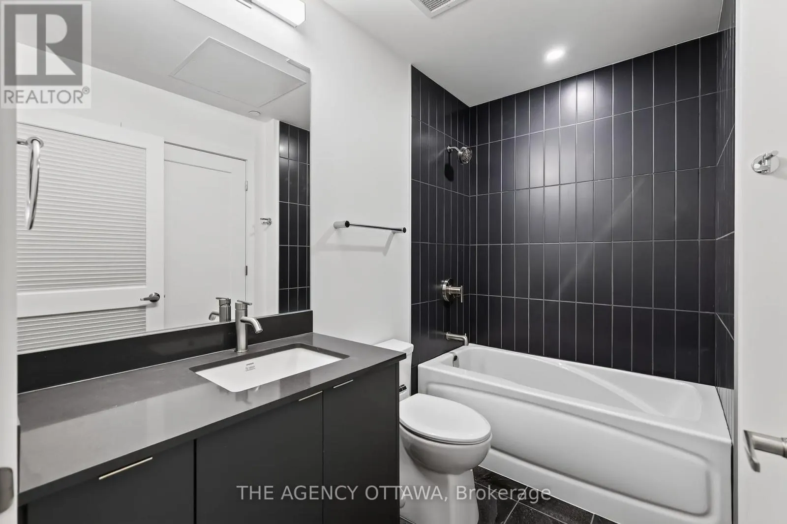 302 - 3085 RIVERSIDE DRIVE