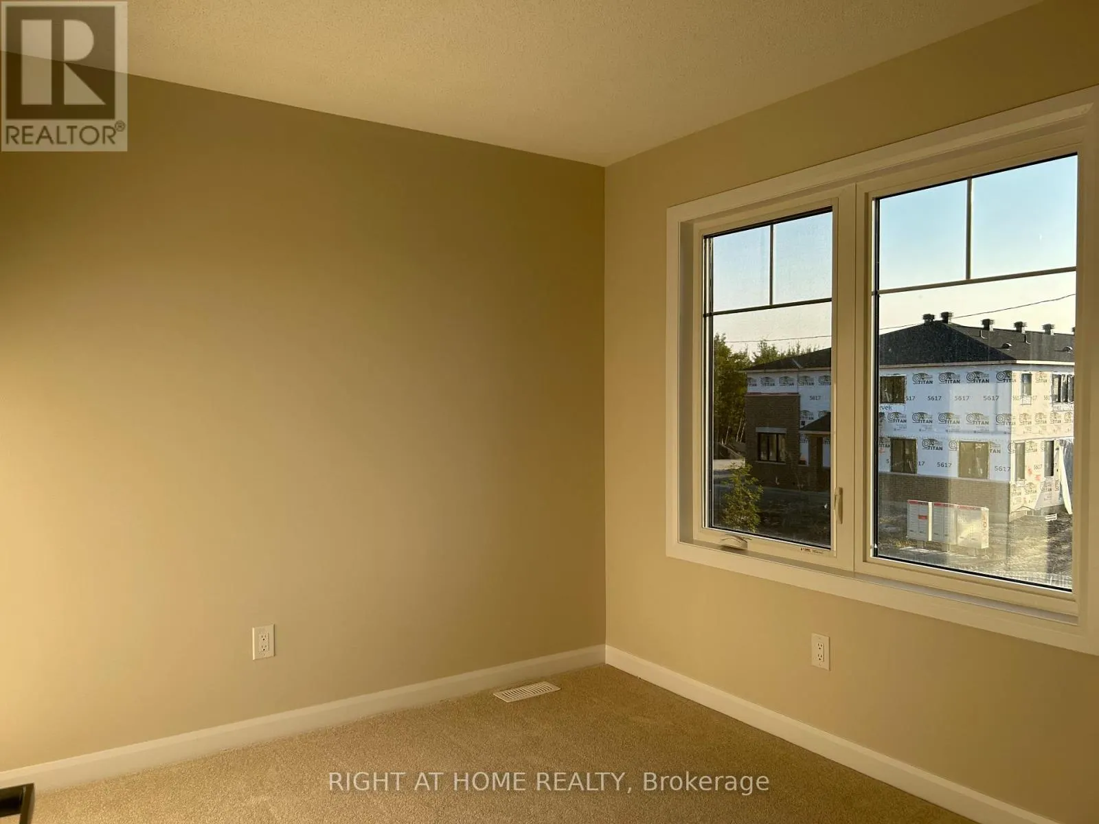 633 IDYLLIC TERRACE W