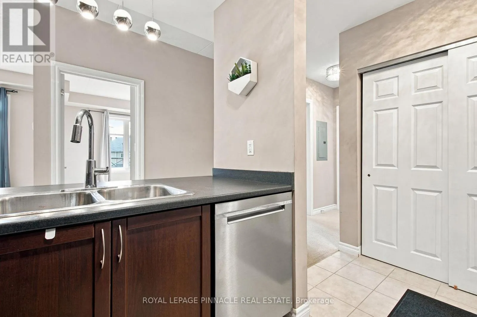 201 - 2 COLONIAL DRIVE