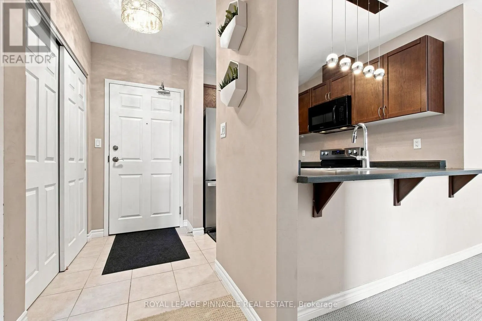 201 - 2 COLONIAL DRIVE
