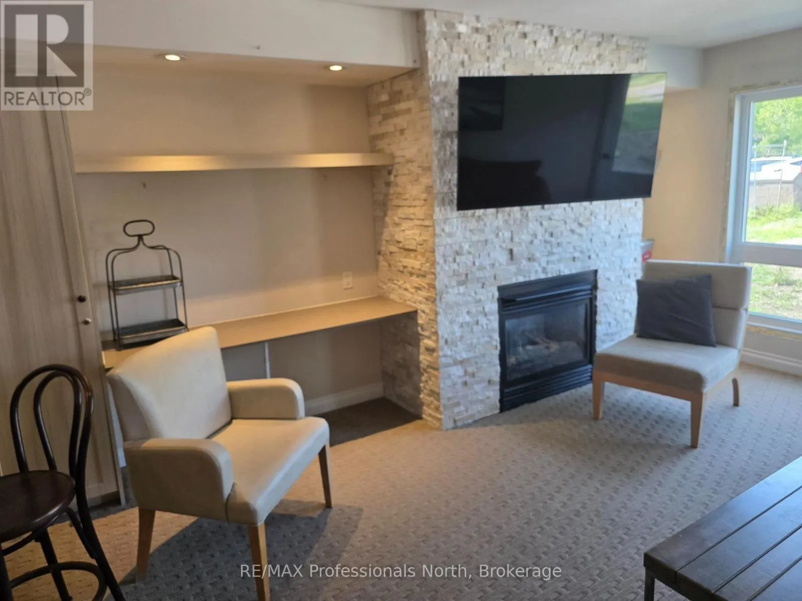 53-108 - 1235 DEERHURST DRIVE #53-108