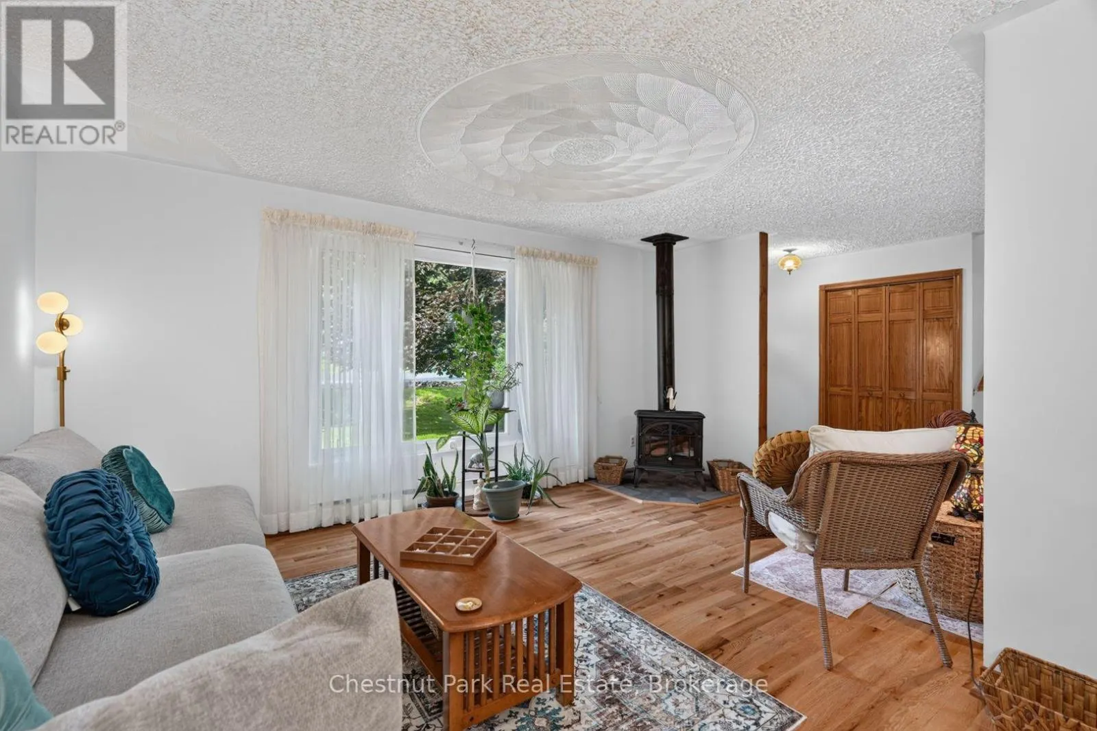 80 HUBBEL CRESCENT