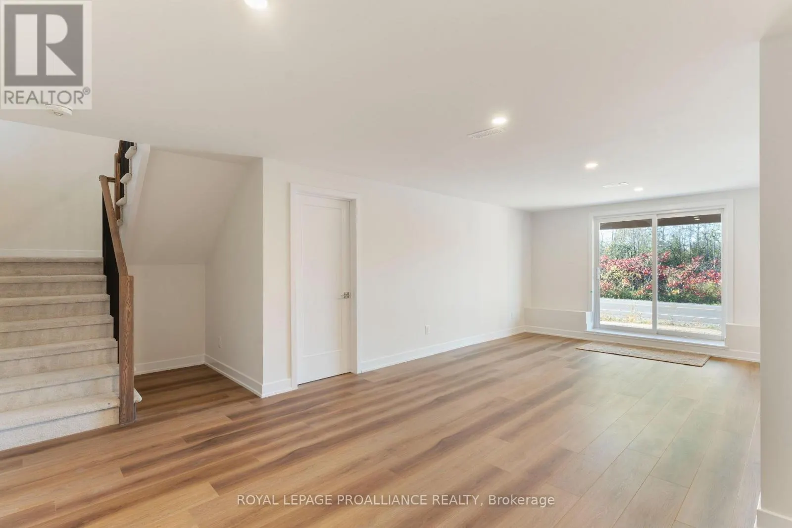 1086 MOORE STREET