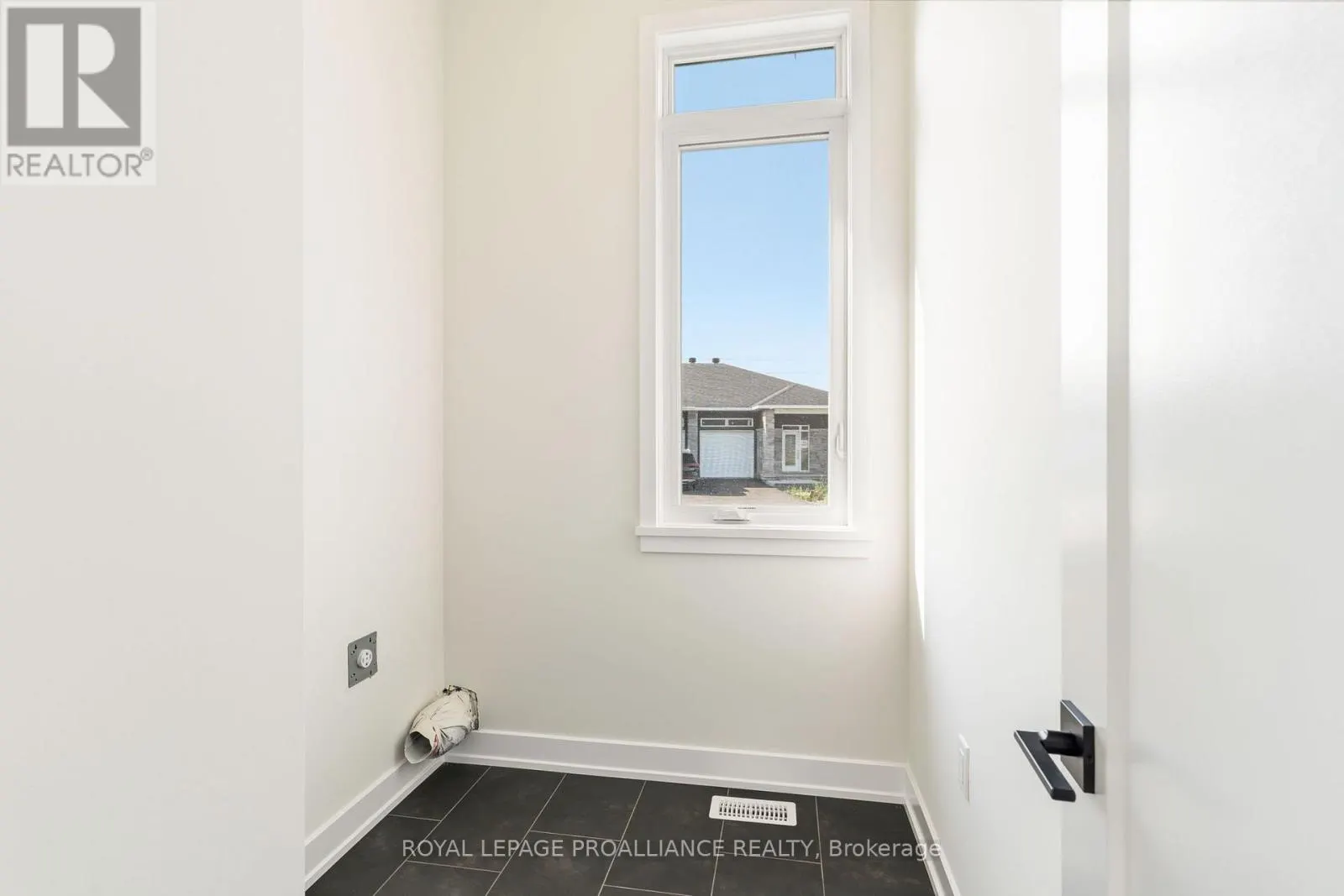 1057 MOORE STREET