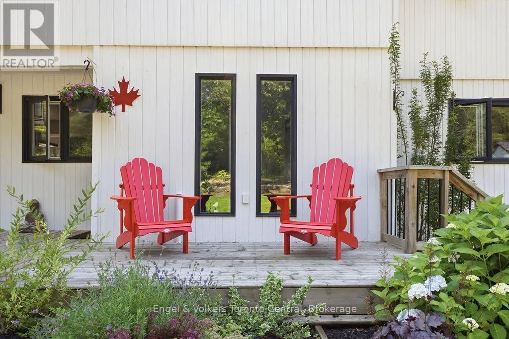 8 BARTLETT DRIVE