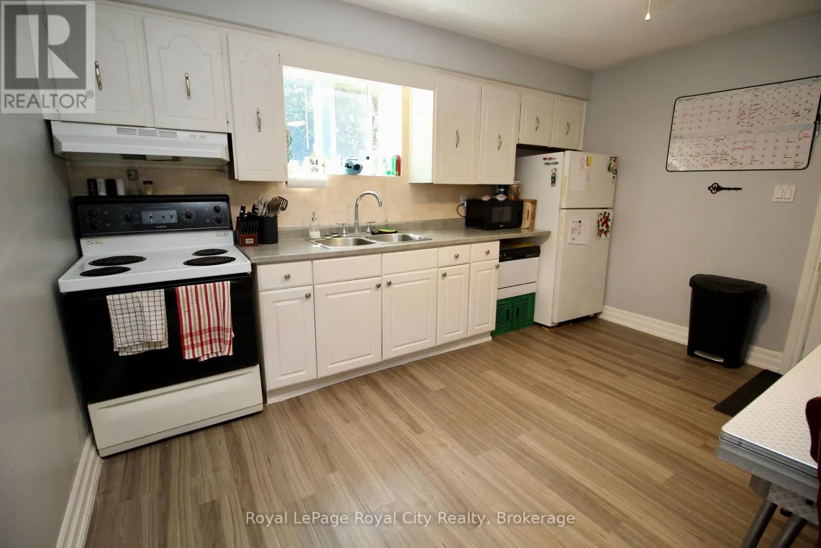 405 MAIN STREET S