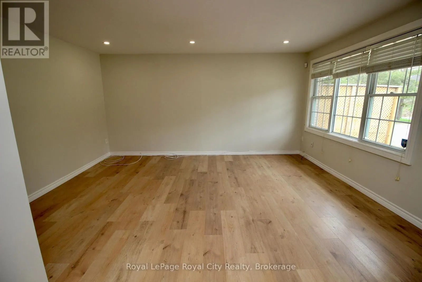405 MAIN STREET S