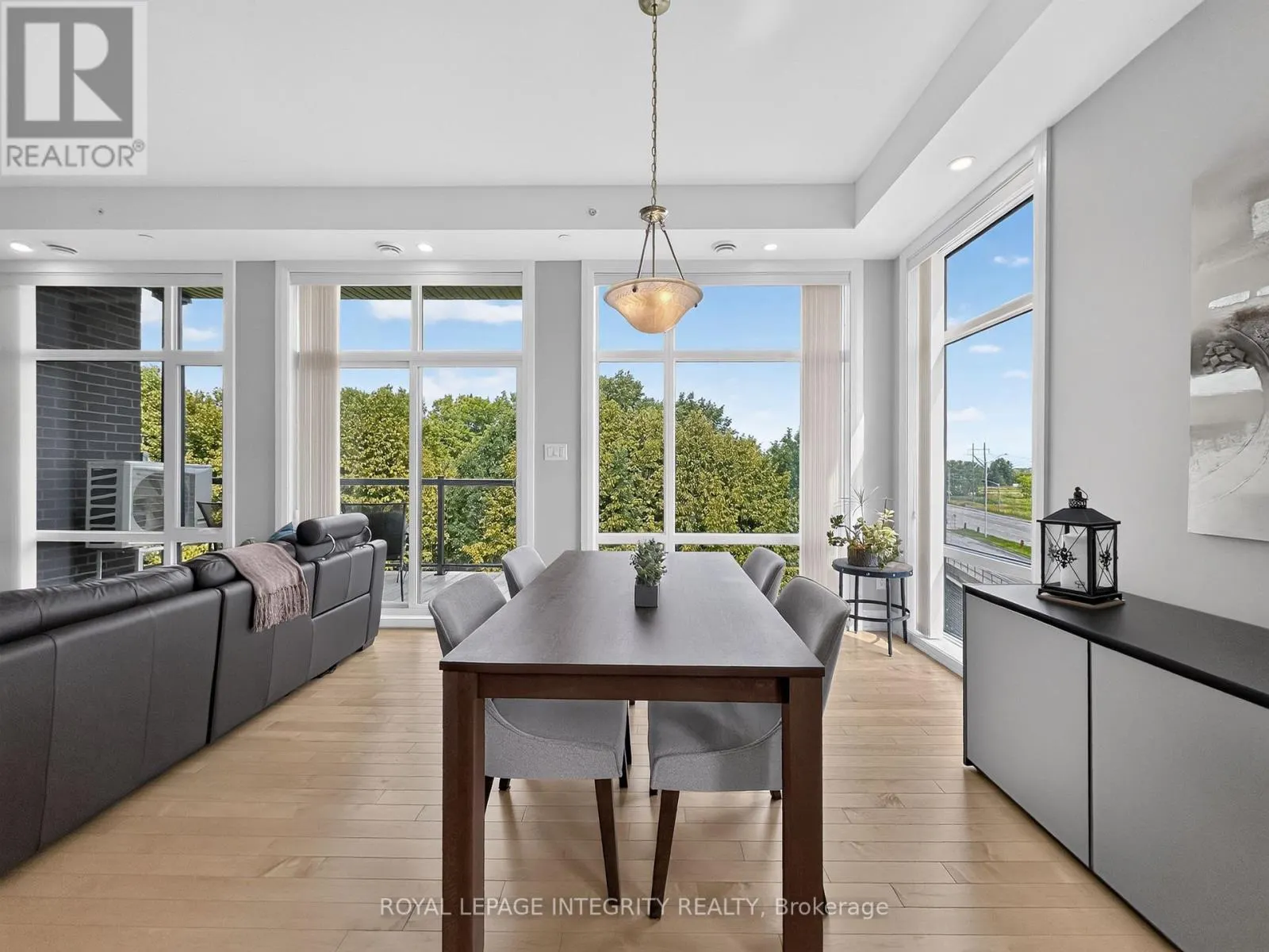 303 - 100 CORTILE PRIVATE