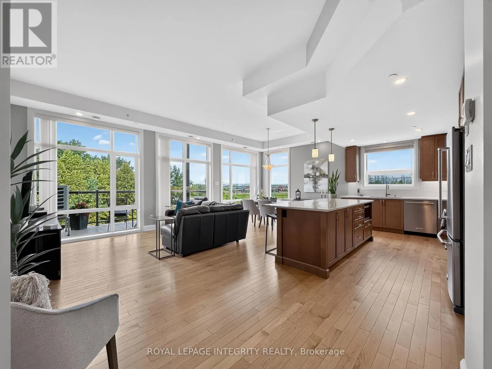 303 - 100 CORTILE PRIVATE