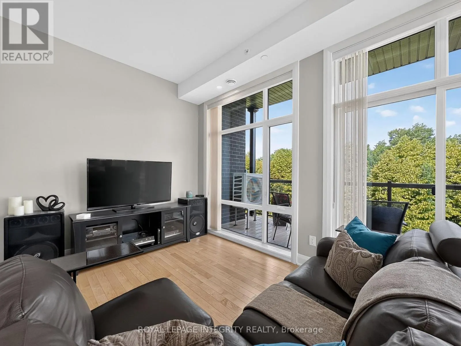 303 - 100 CORTILE PRIVATE