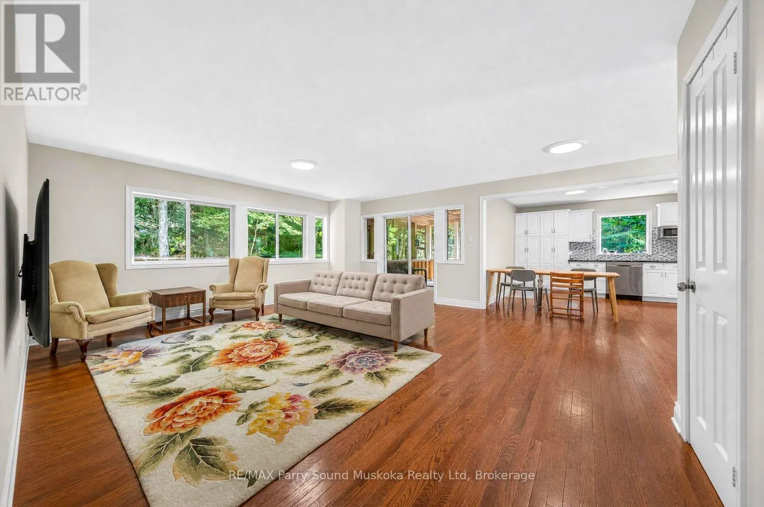 8 MOUNTAIN BASIN DRIVE