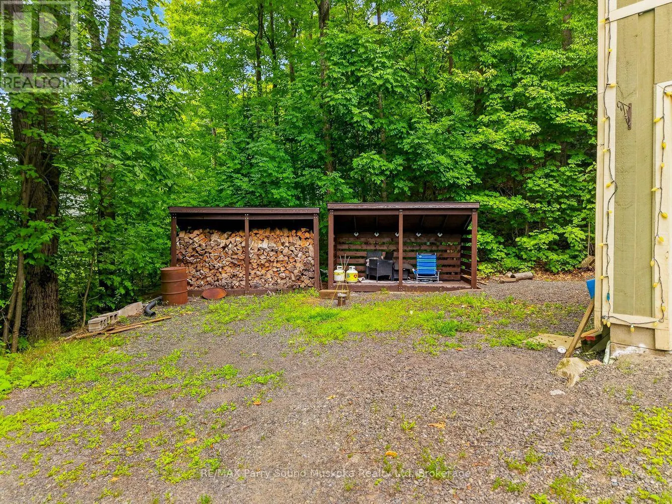 8 MOUNTAIN BASIN DRIVE