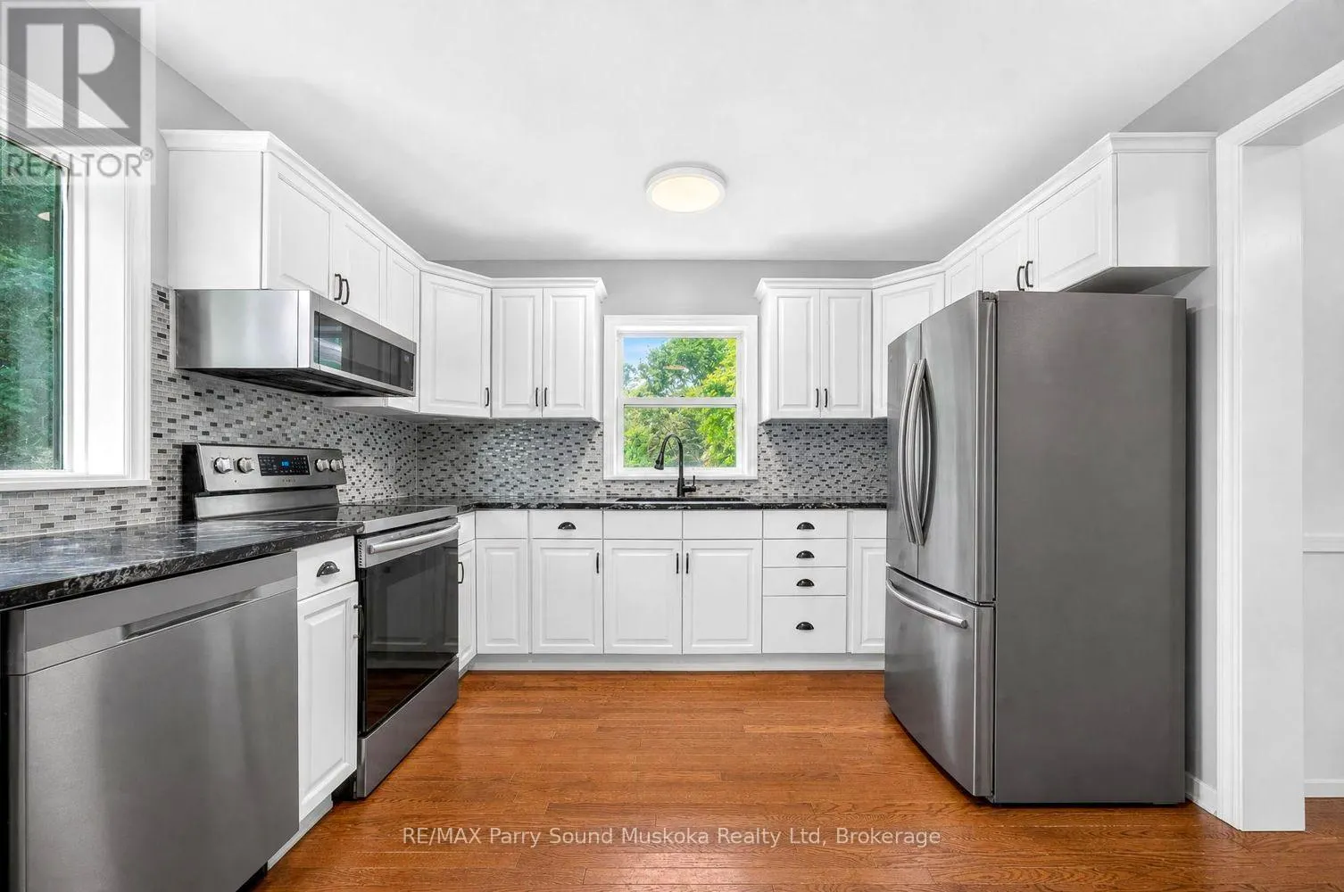 8 MOUNTAIN BASIN DRIVE