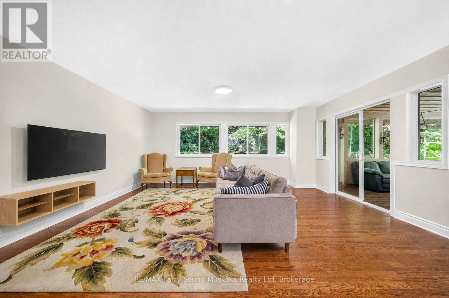 8 MOUNTAIN BASIN DRIVE