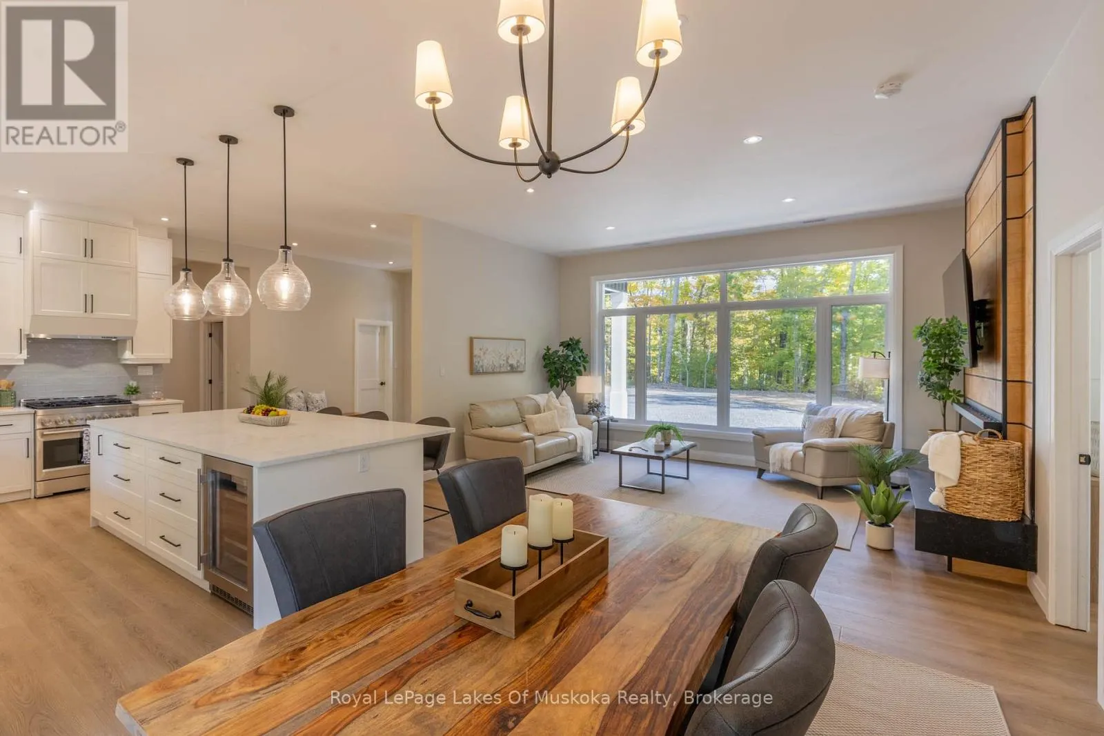 5 FLICKER LANE