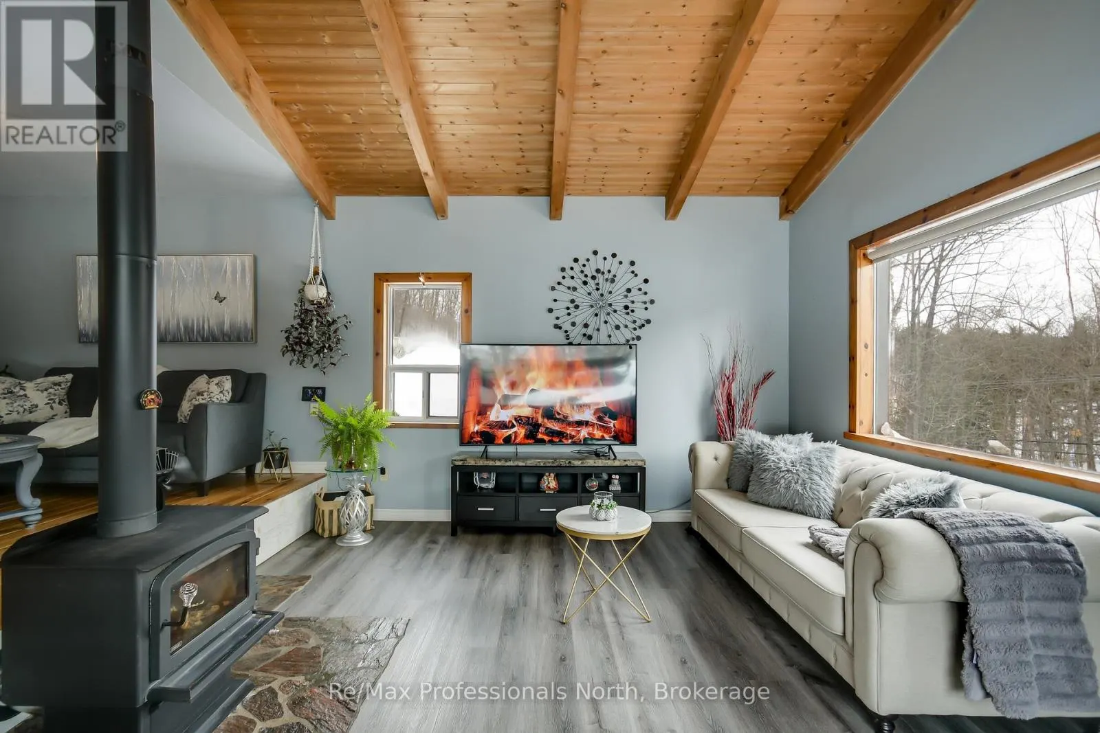1017 BARLOCHAN ROAD