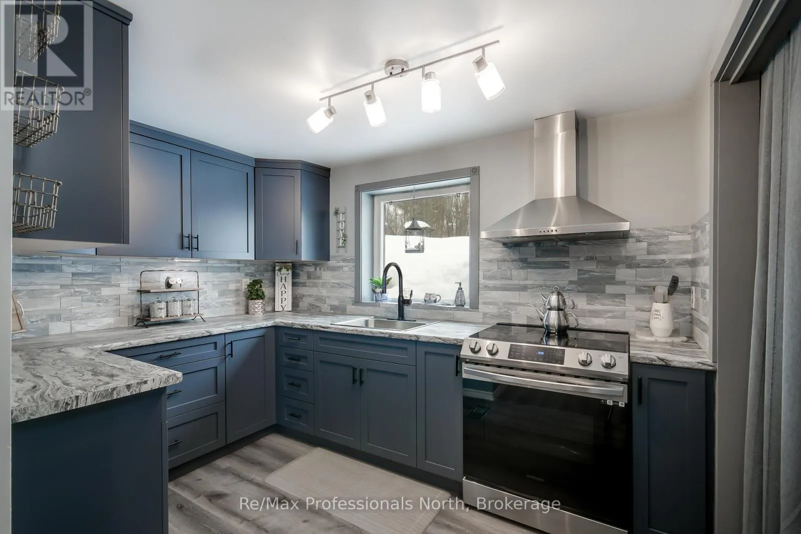 1017 BARLOCHAN ROAD