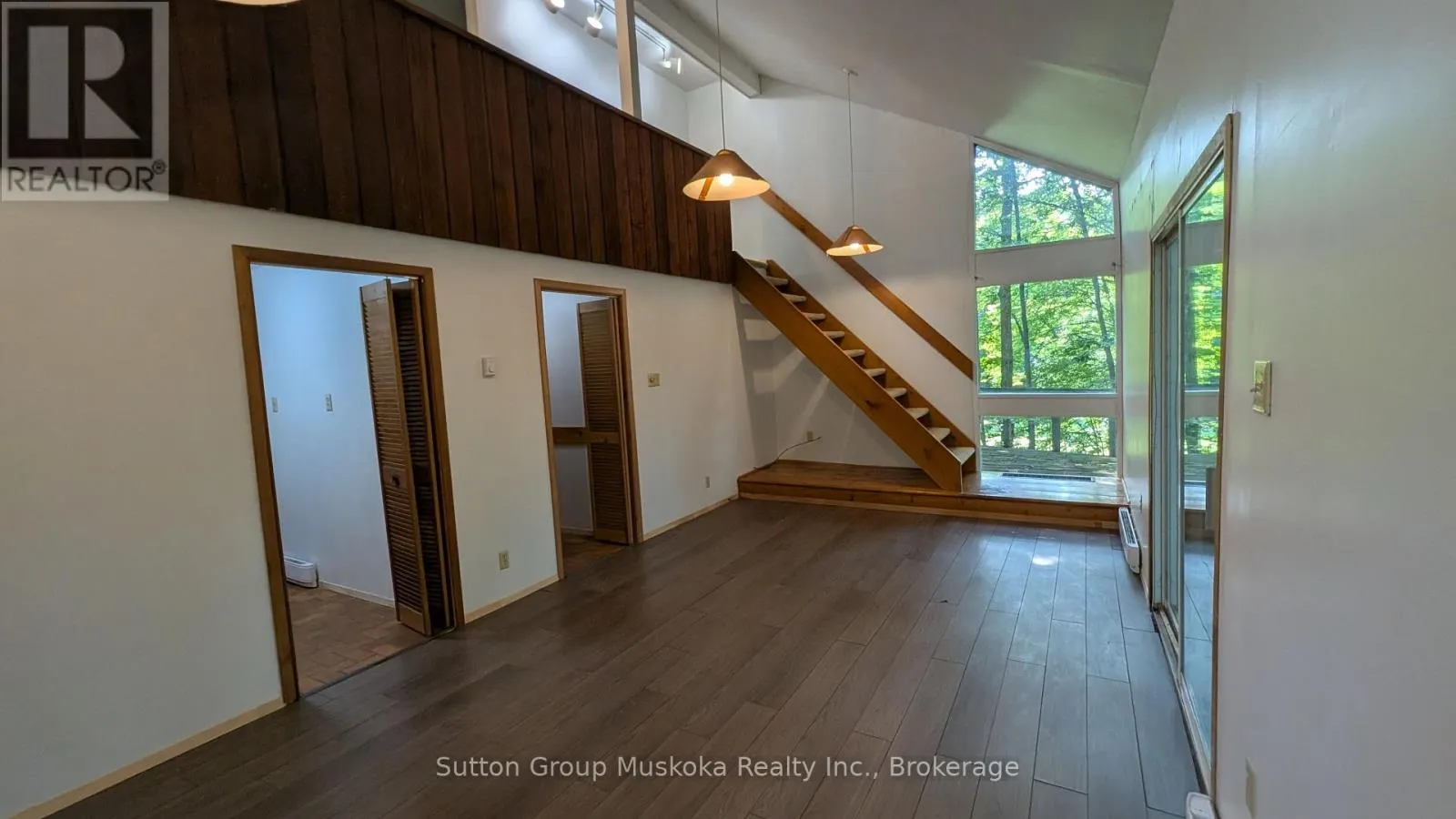 213 WOODLAND DRIVE