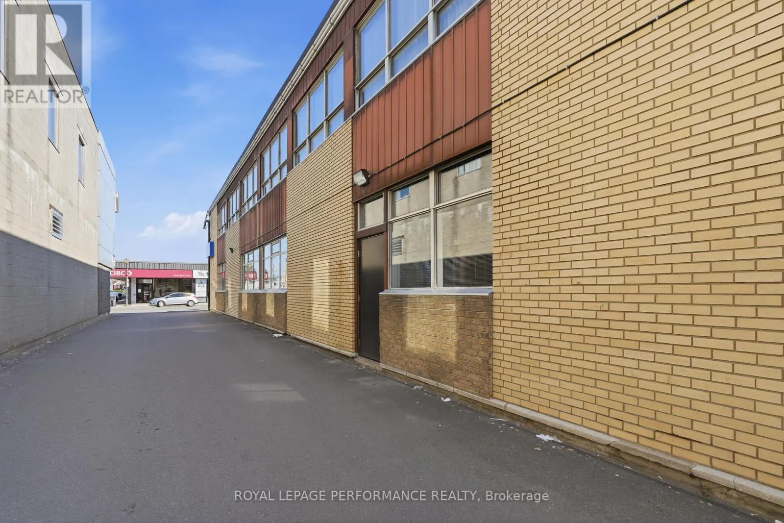 280 MAIN STREET E