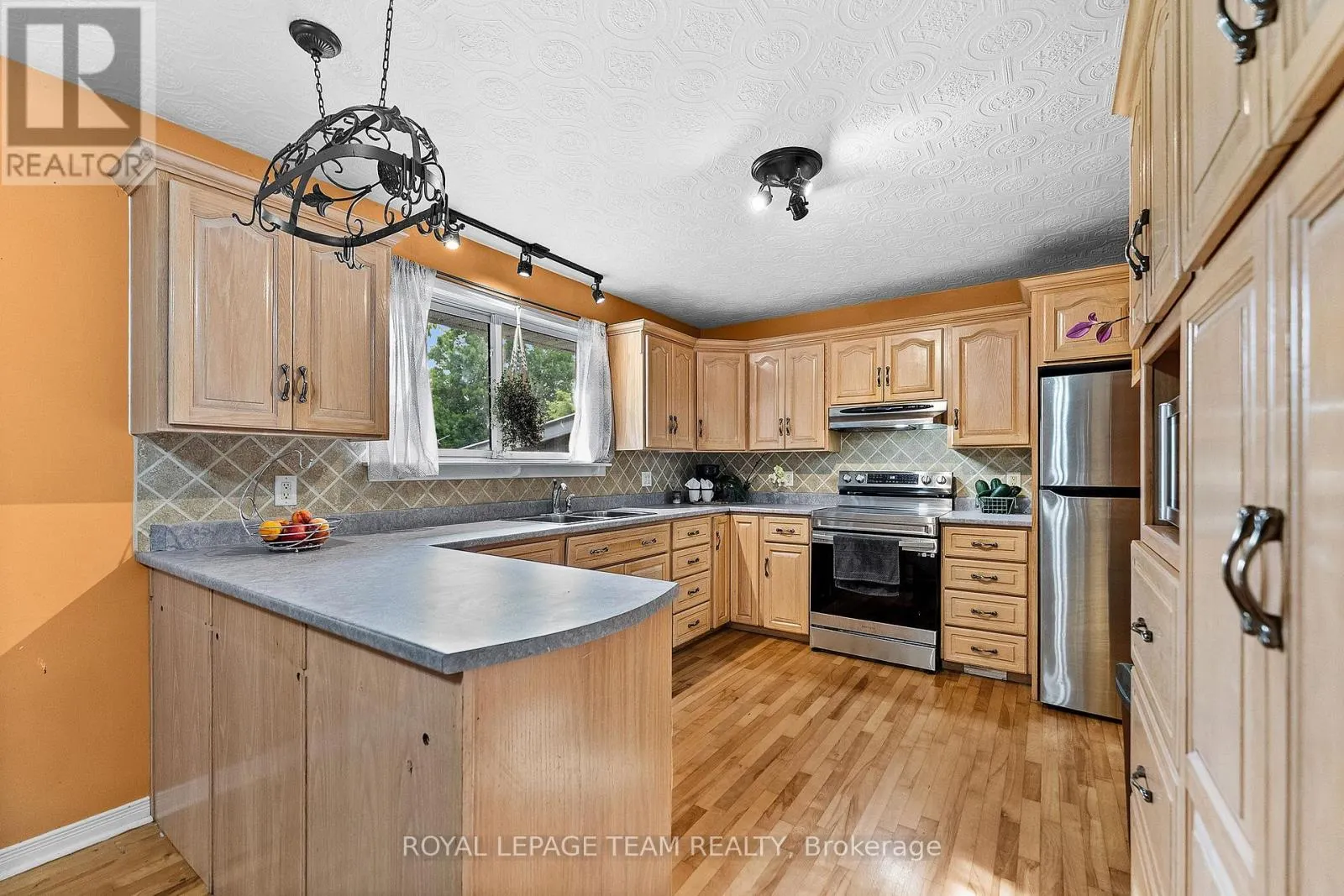 1315 JESSIE STREET
