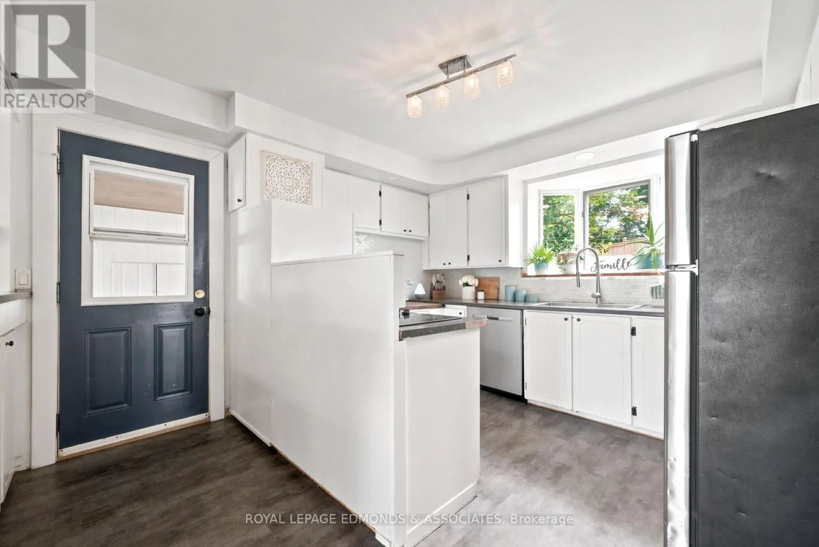 734 FRONT STREET
