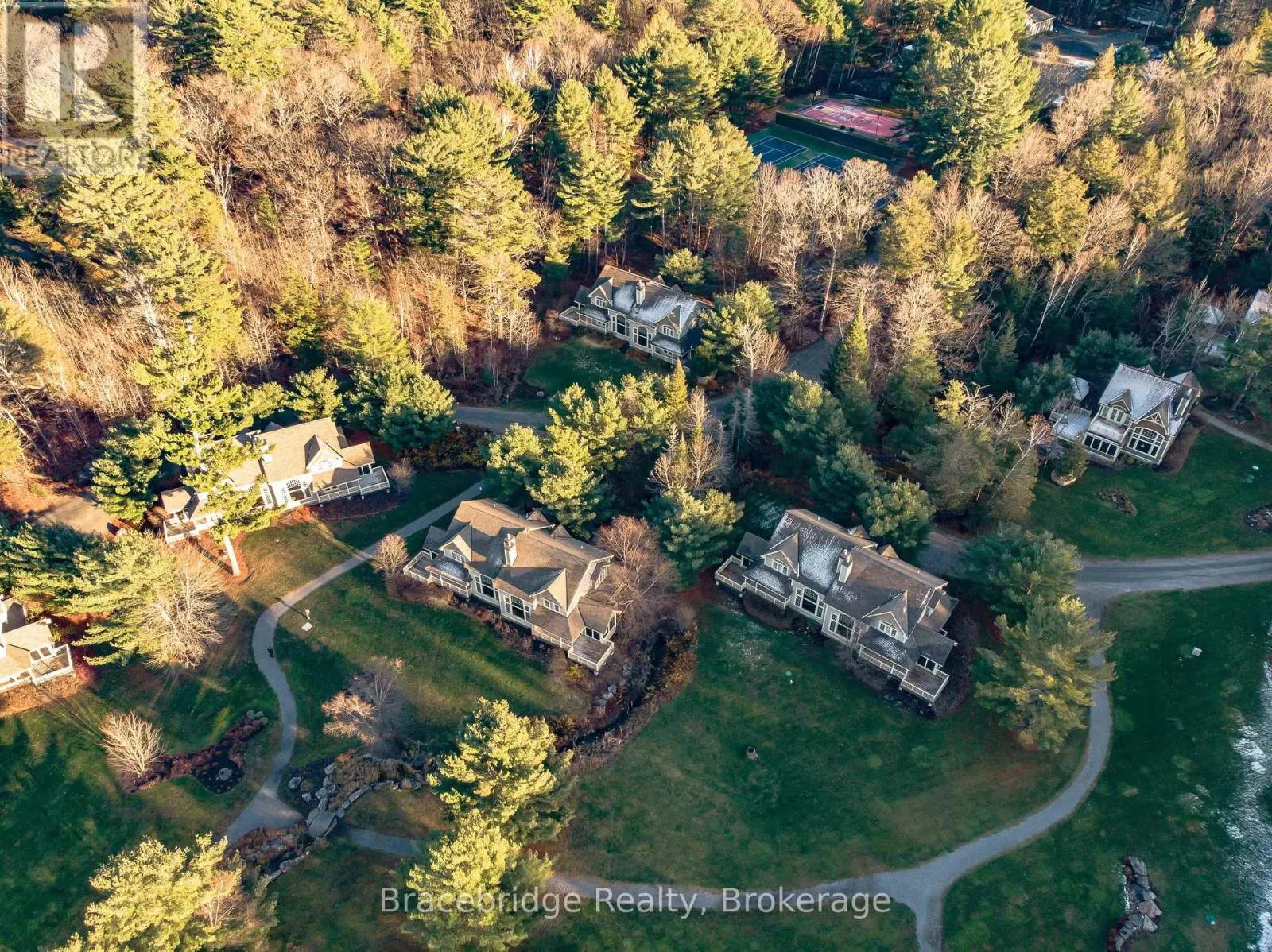 CARLING 4 W9 - 3876 MUSKOKA RD 118 HIGHWAY W