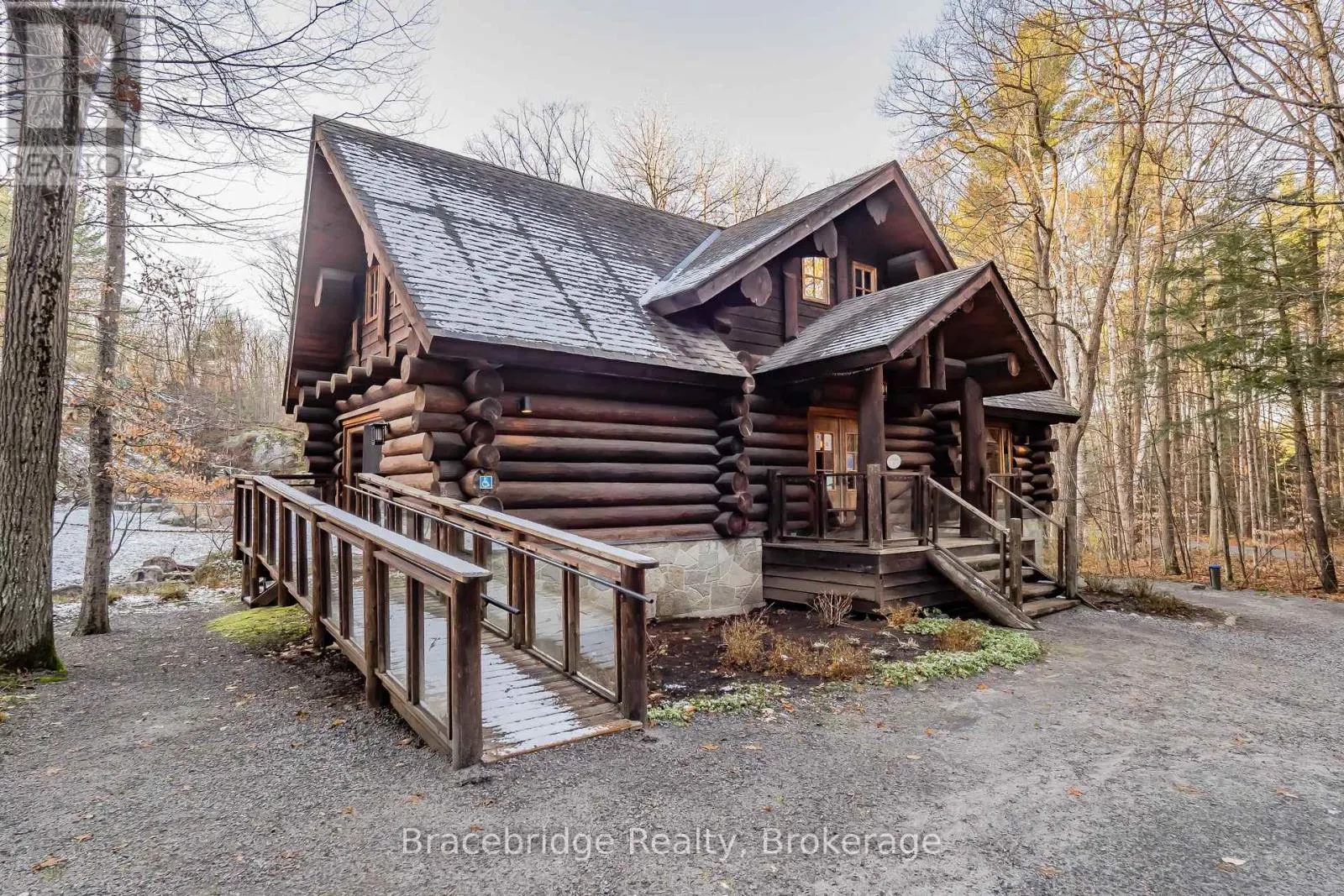 CARLING 4 W9 - 3876 MUSKOKA RD 118 HIGHWAY W