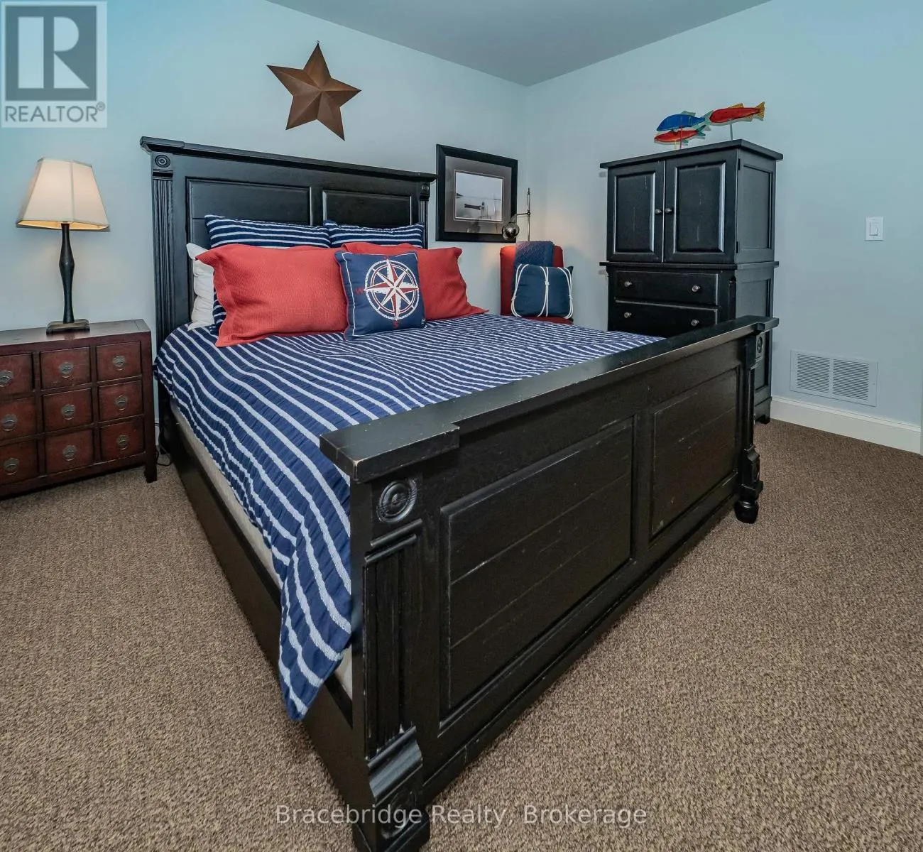 CARLING 4 W9 - 3876 MUSKOKA RD 118 HIGHWAY W