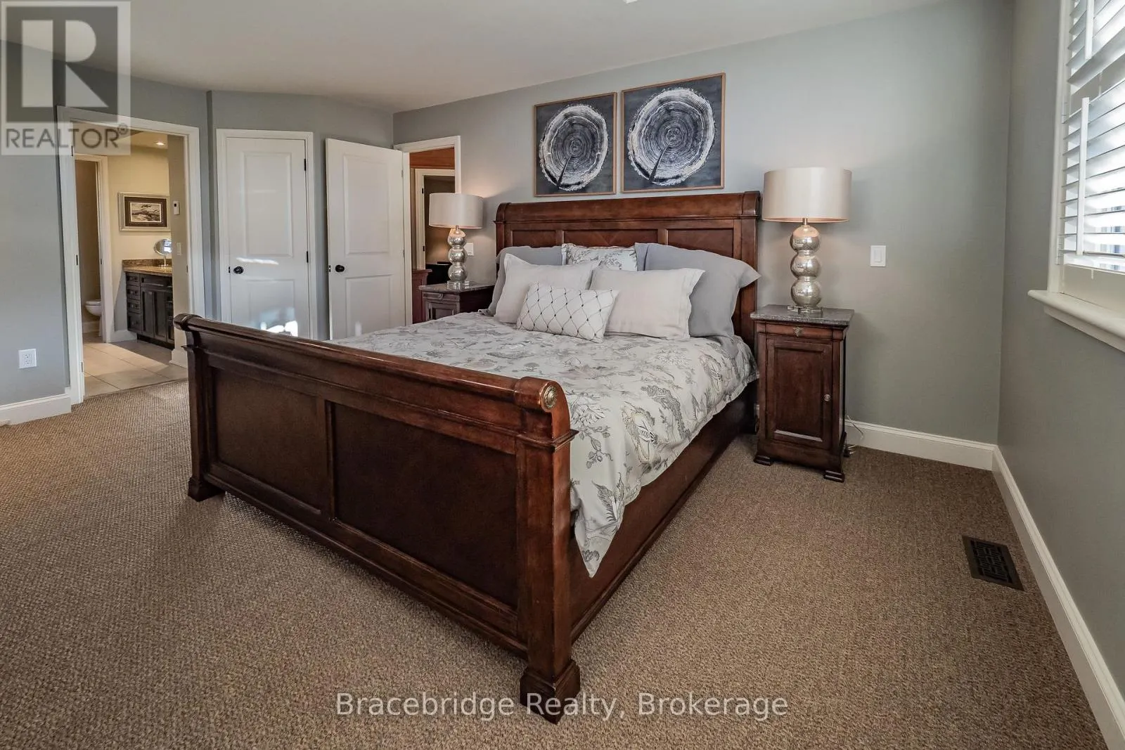 CARLING 4 W9 - 3876 MUSKOKA RD 118 HIGHWAY W