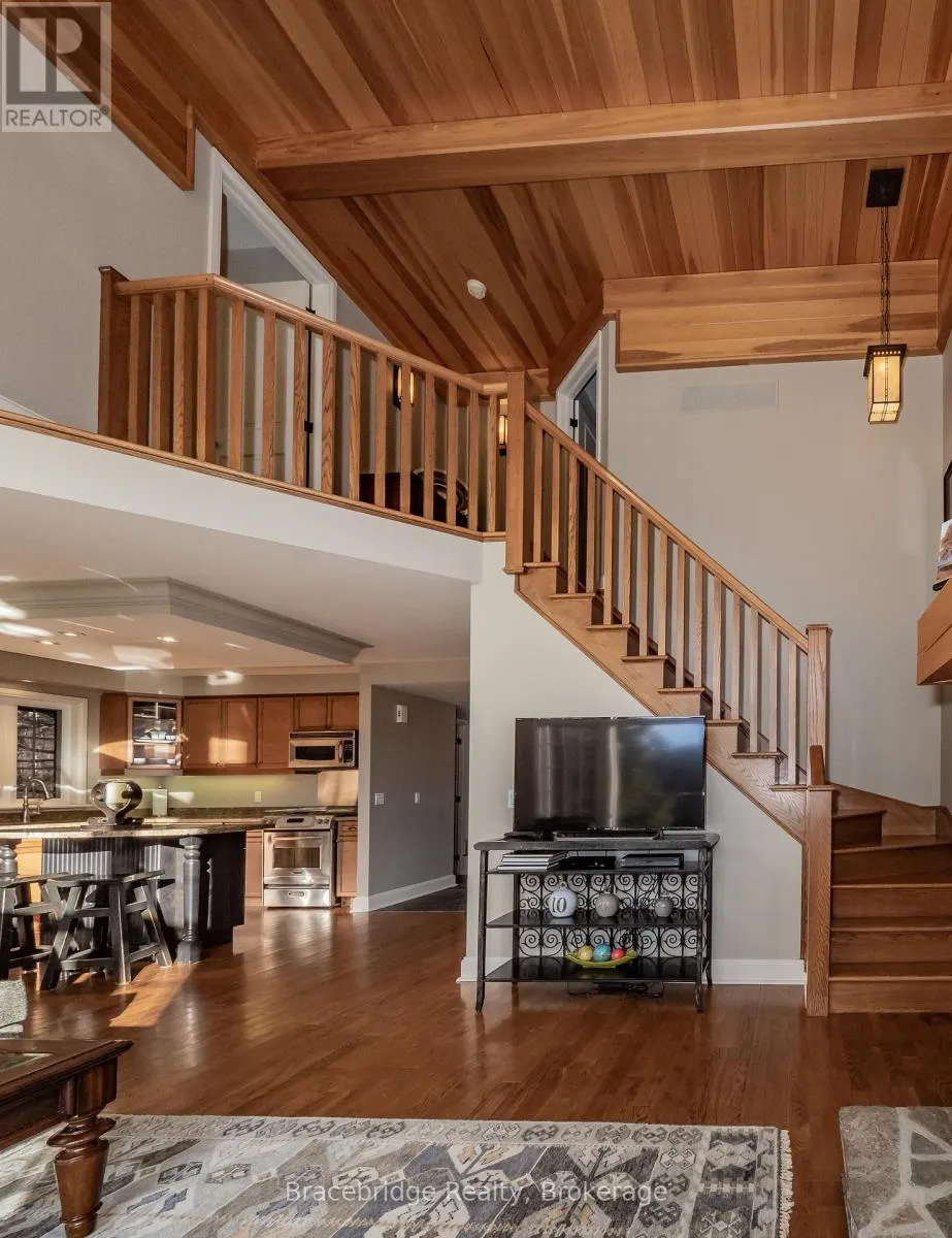 CARLING 4 W9 - 3876 MUSKOKA RD 118 HIGHWAY W