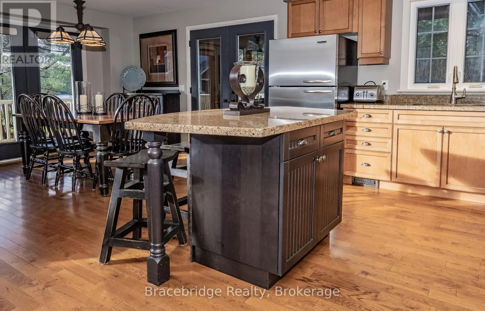 CARLING 4 W9 - 3876 MUSKOKA RD 118 HIGHWAY W