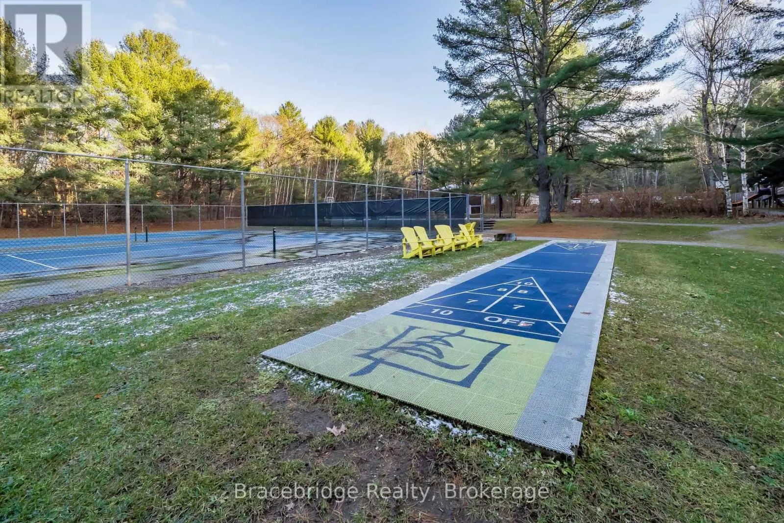 CARLING 4 W9 - 3876 MUSKOKA RD 118 HIGHWAY W