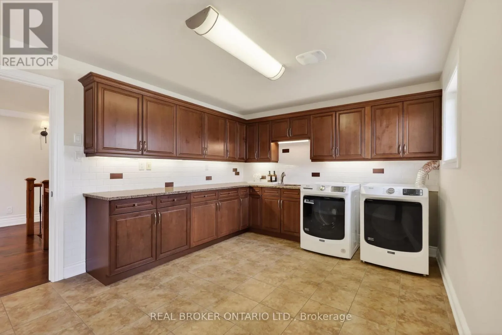 465 LOCKMASTER CRESCENT