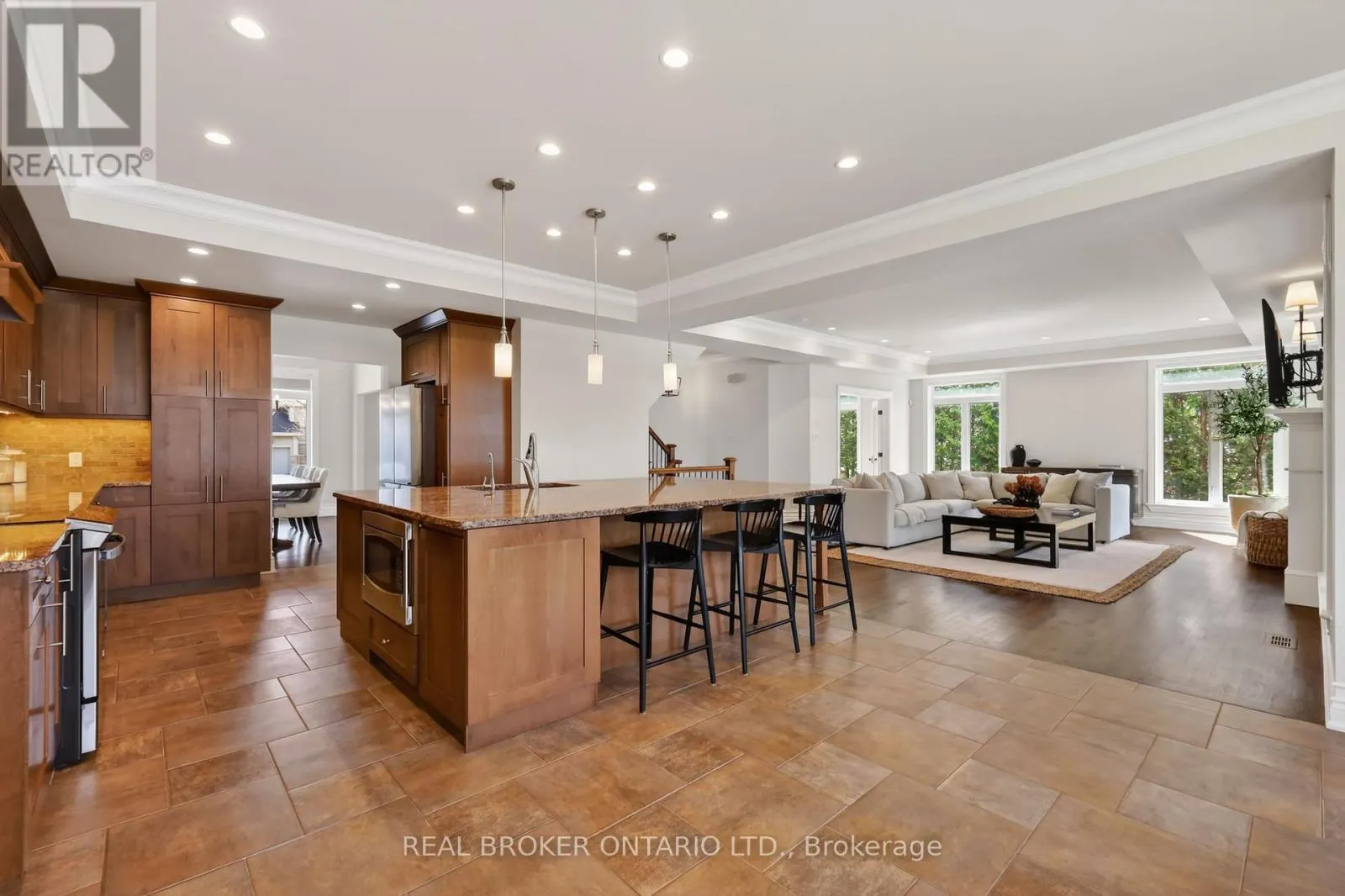 465 LOCKMASTER CRESCENT