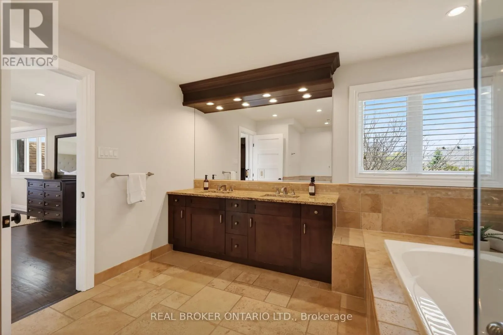 465 LOCKMASTER CRESCENT
