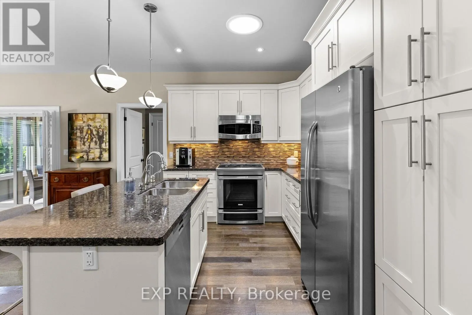6 CREEKSIDE DRIVE
