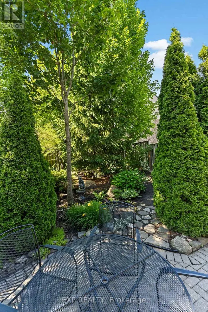6 CREEKSIDE DRIVE