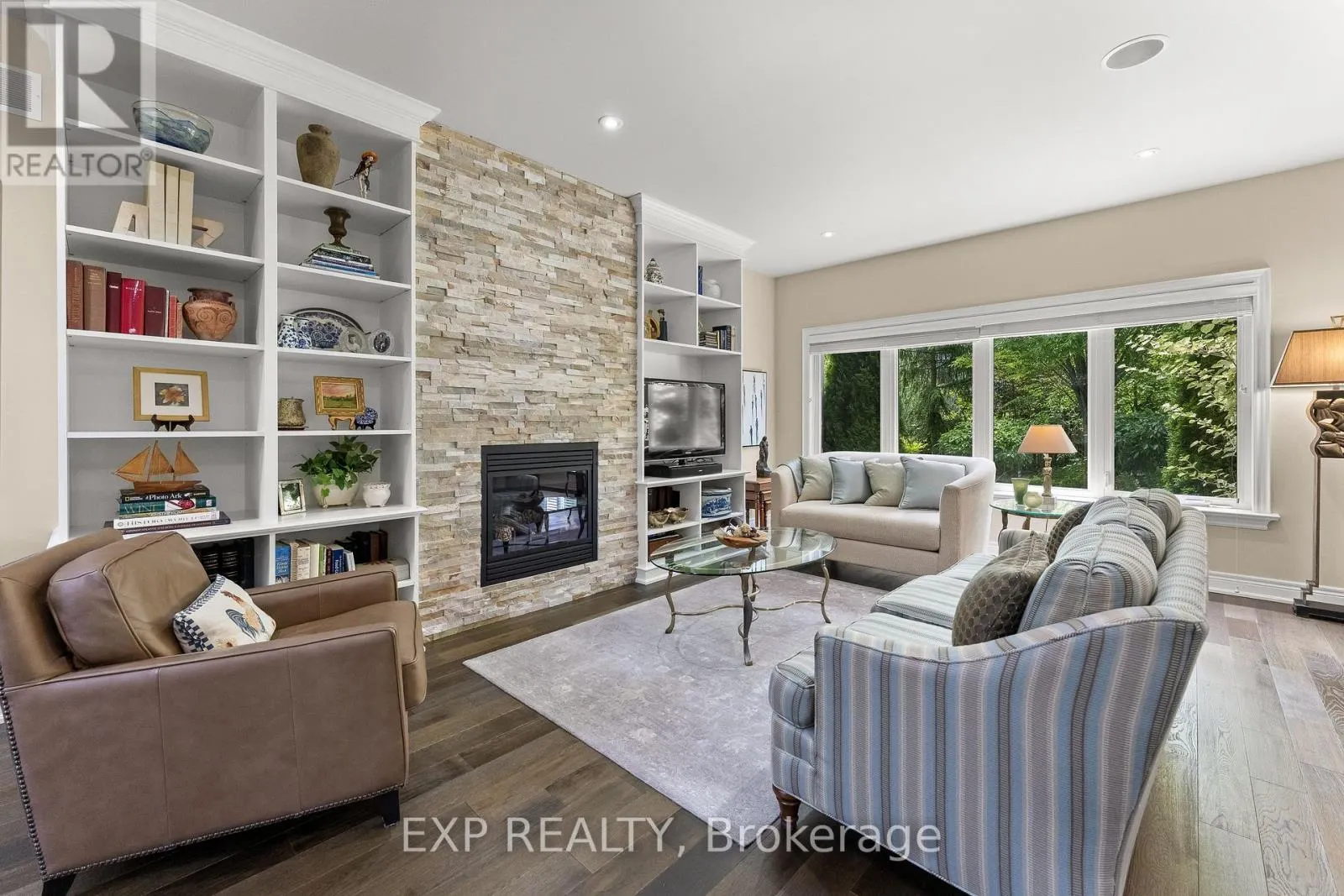 6 CREEKSIDE DRIVE