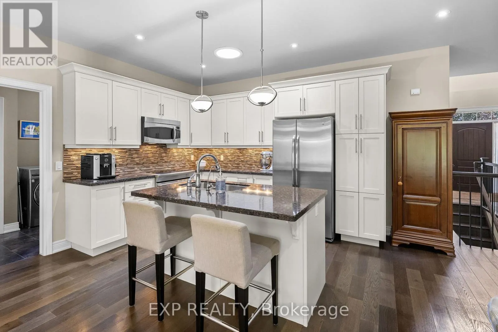 6 CREEKSIDE DRIVE