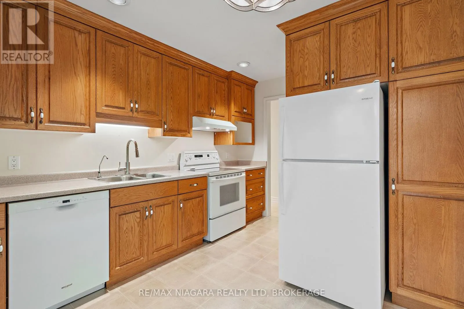 3908 CAROLYNN COURT
