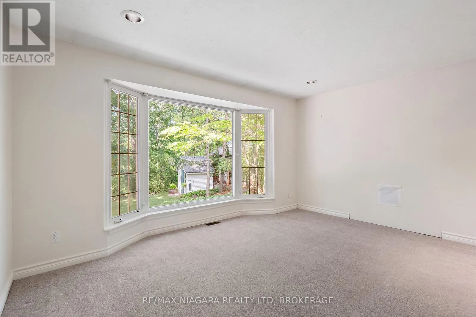 3908 CAROLYNN COURT