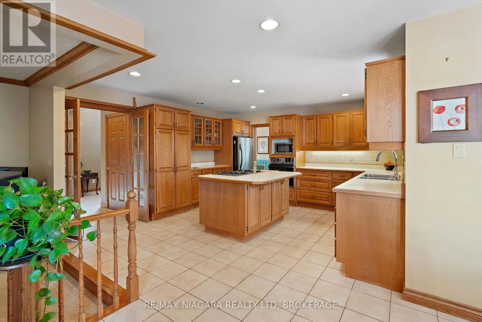 3908 CAROLYNN COURT
