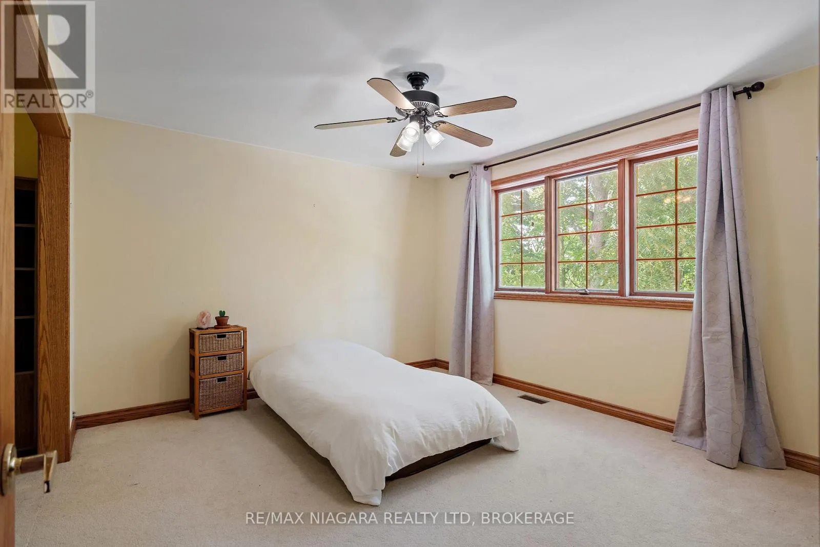 3908 CAROLYNN COURT