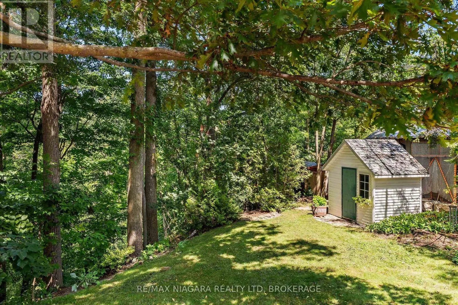 3908 CAROLYNN COURT