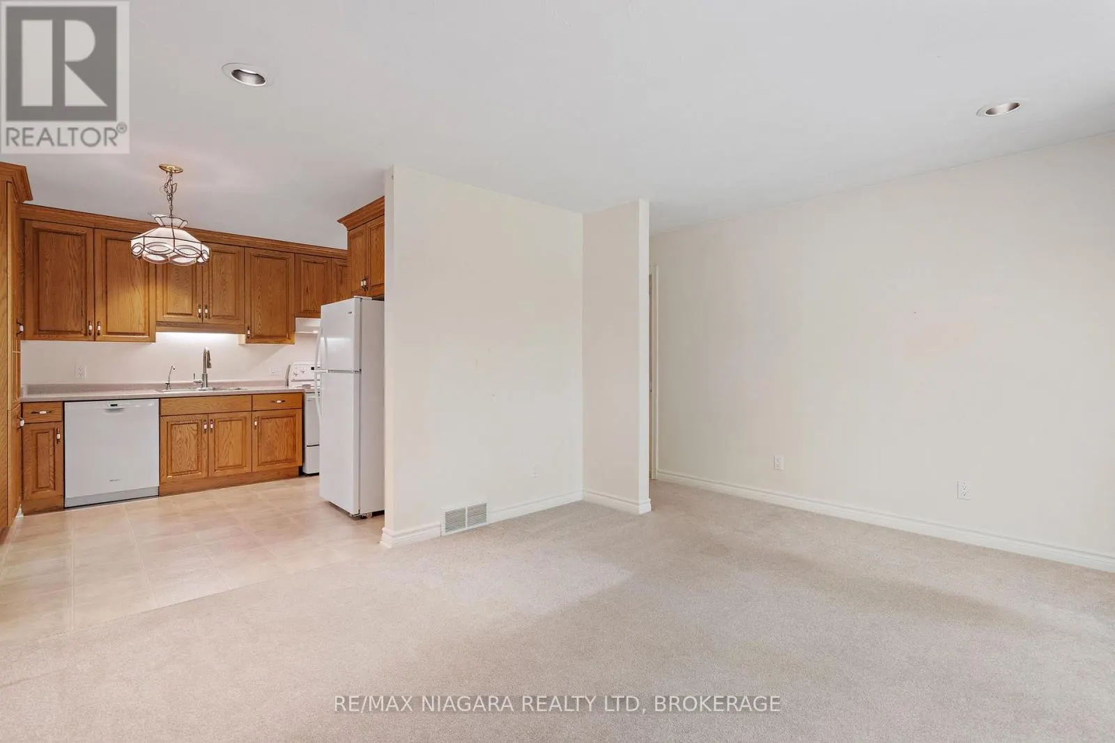 3908 CAROLYNN COURT