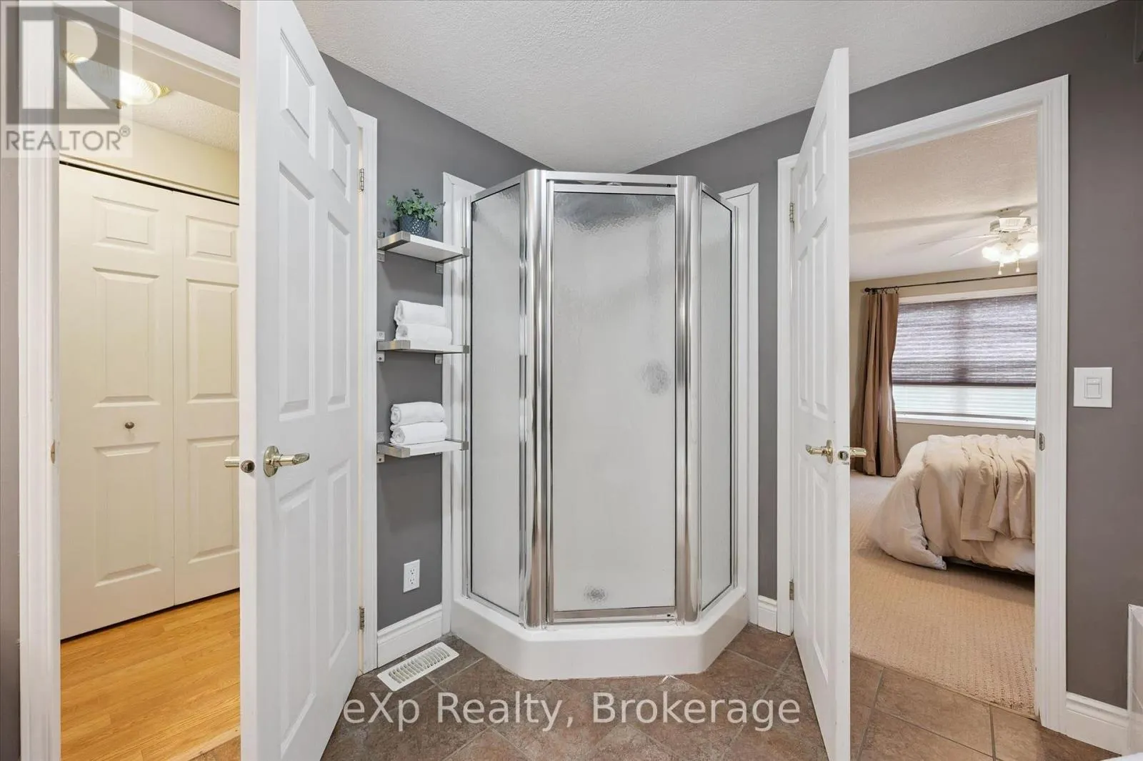 18 JASPER HEIGHTS PRIVATE