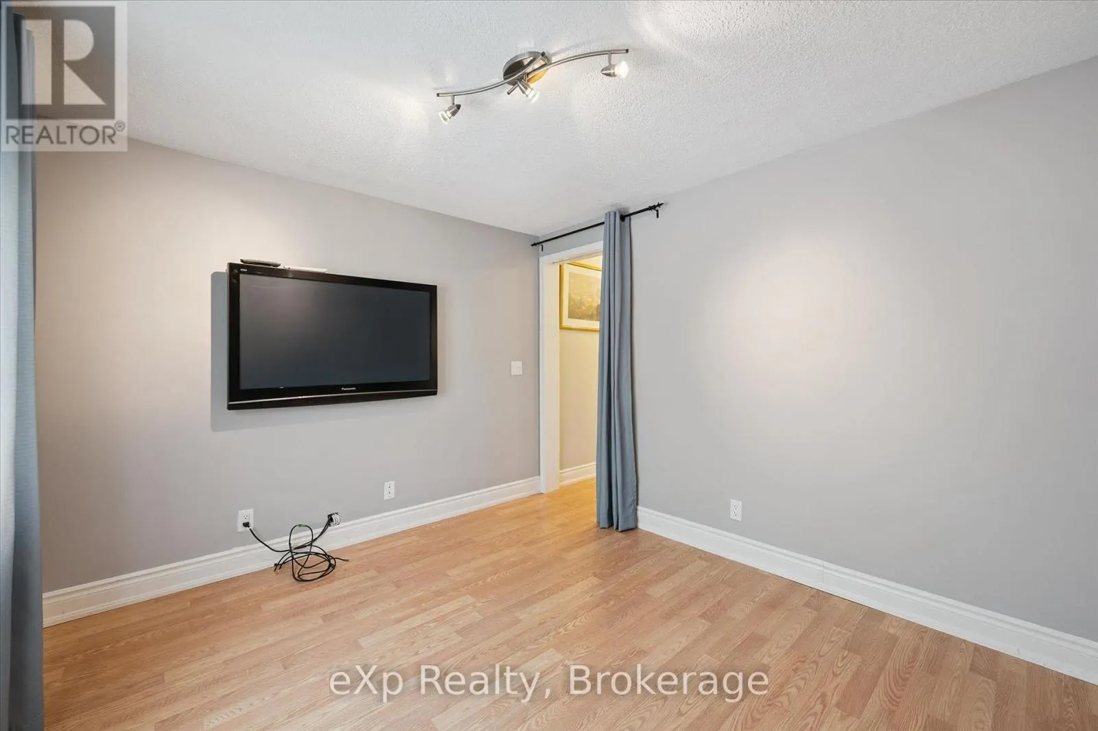 18 JASPER HEIGHTS PRIVATE